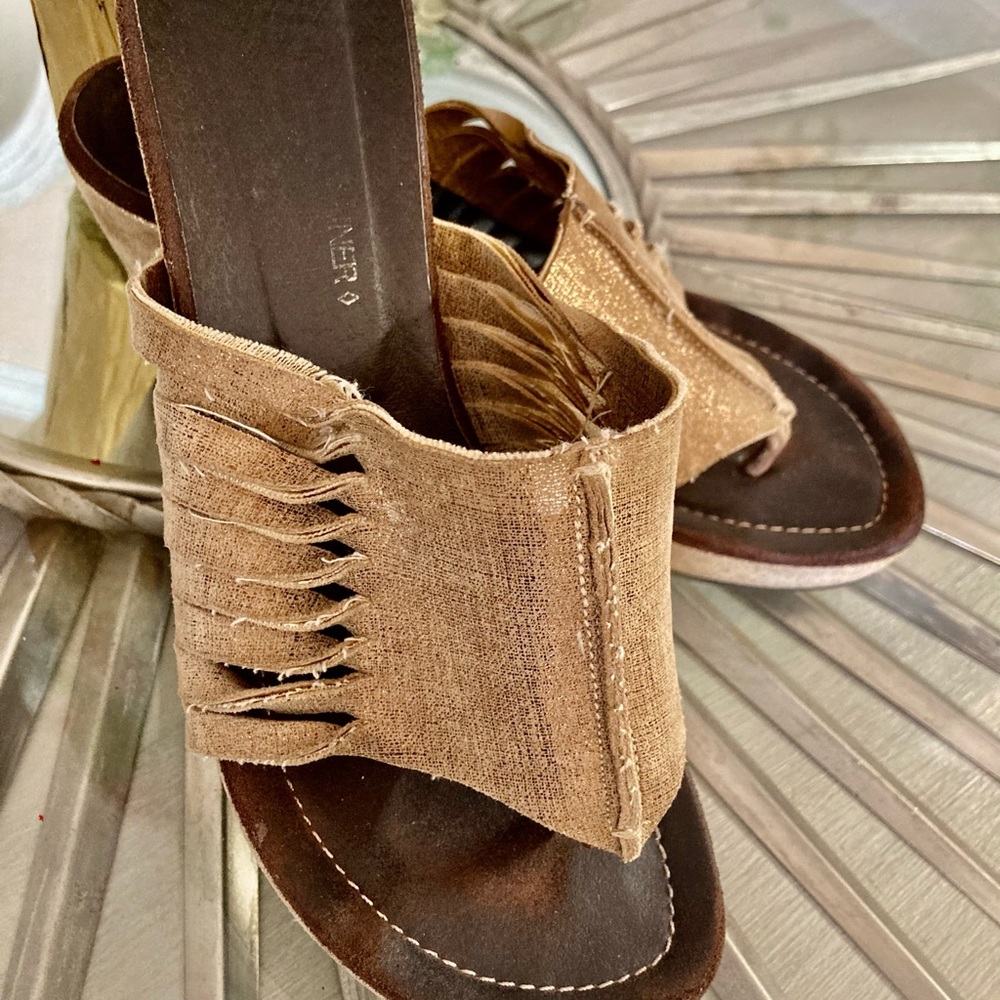 DONALD PLINER PERFECTION… SLIP INTO easy wear